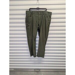 Under Armour Size 42 x 30 Loose Fit Army Green Pants Gorpcore Athletic Work Out